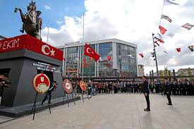 YÜREĞİMİZDEKİ CUMHURİYET SEVDASI MEYDANLARA SIĞMADI